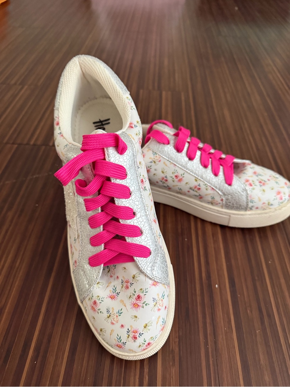 Women's Floral Low-Top Sneakers with Hot Pink Laces